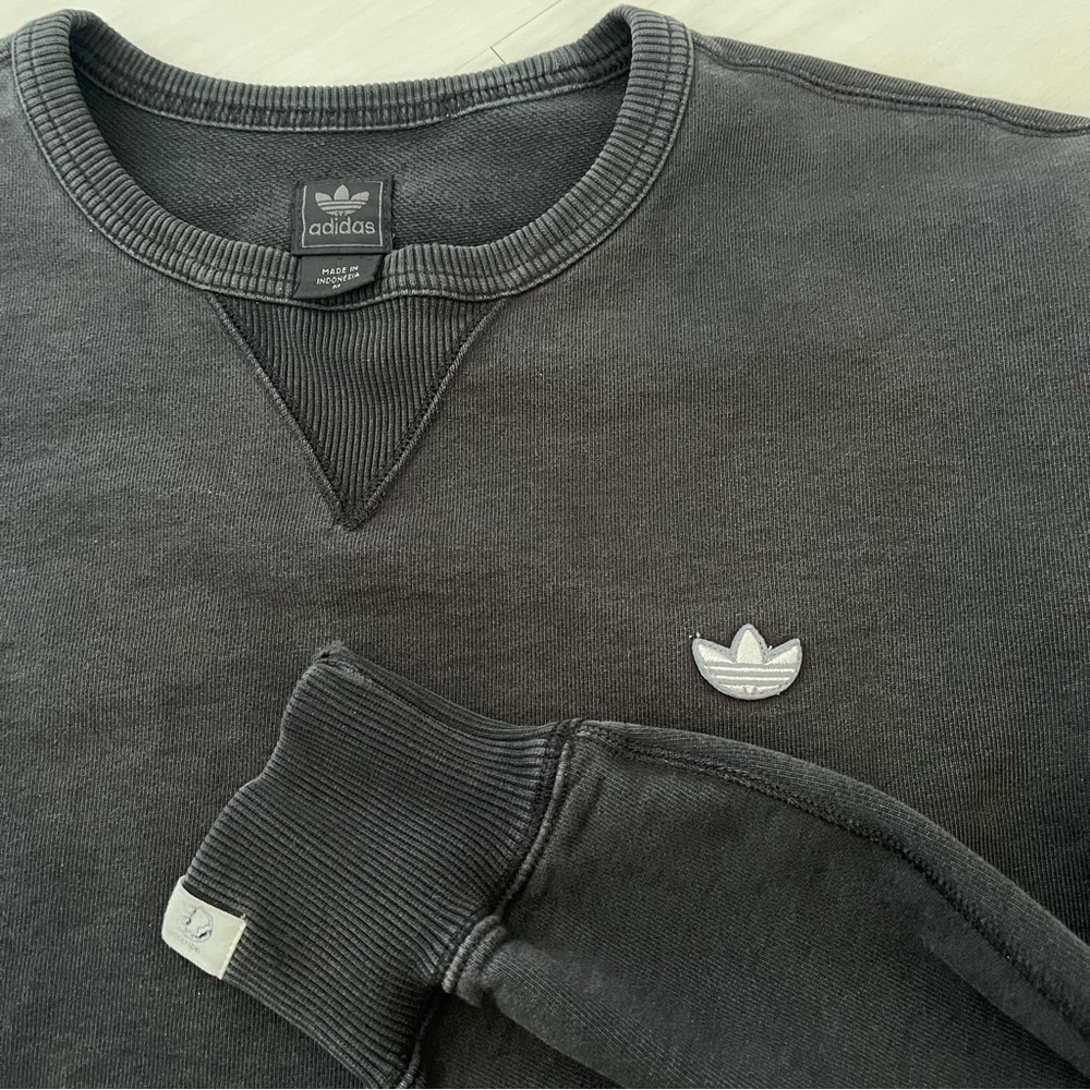 Vintage adidas heavy sweatershirt